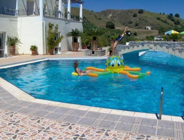 גאורגיופוליס Pinelopi Apartments מראה חיצוני תמונה