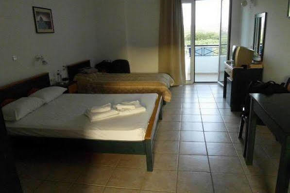 גאורגיופוליס Pinelopi Apartments מראה חיצוני תמונה