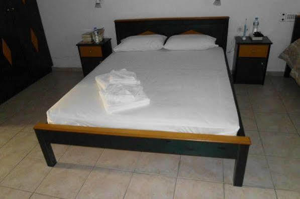 גאורגיופוליס Pinelopi Apartments מראה חיצוני תמונה