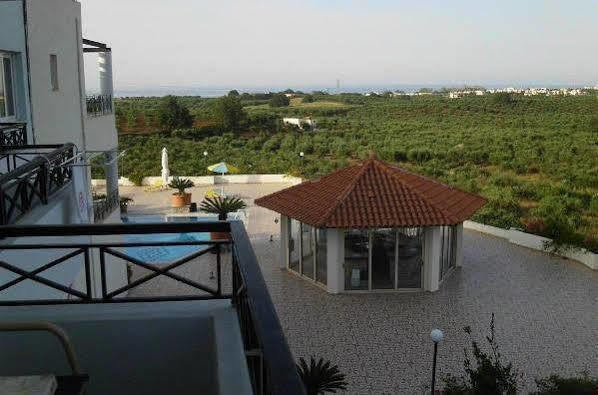 גאורגיופוליס Pinelopi Apartments מראה חיצוני תמונה